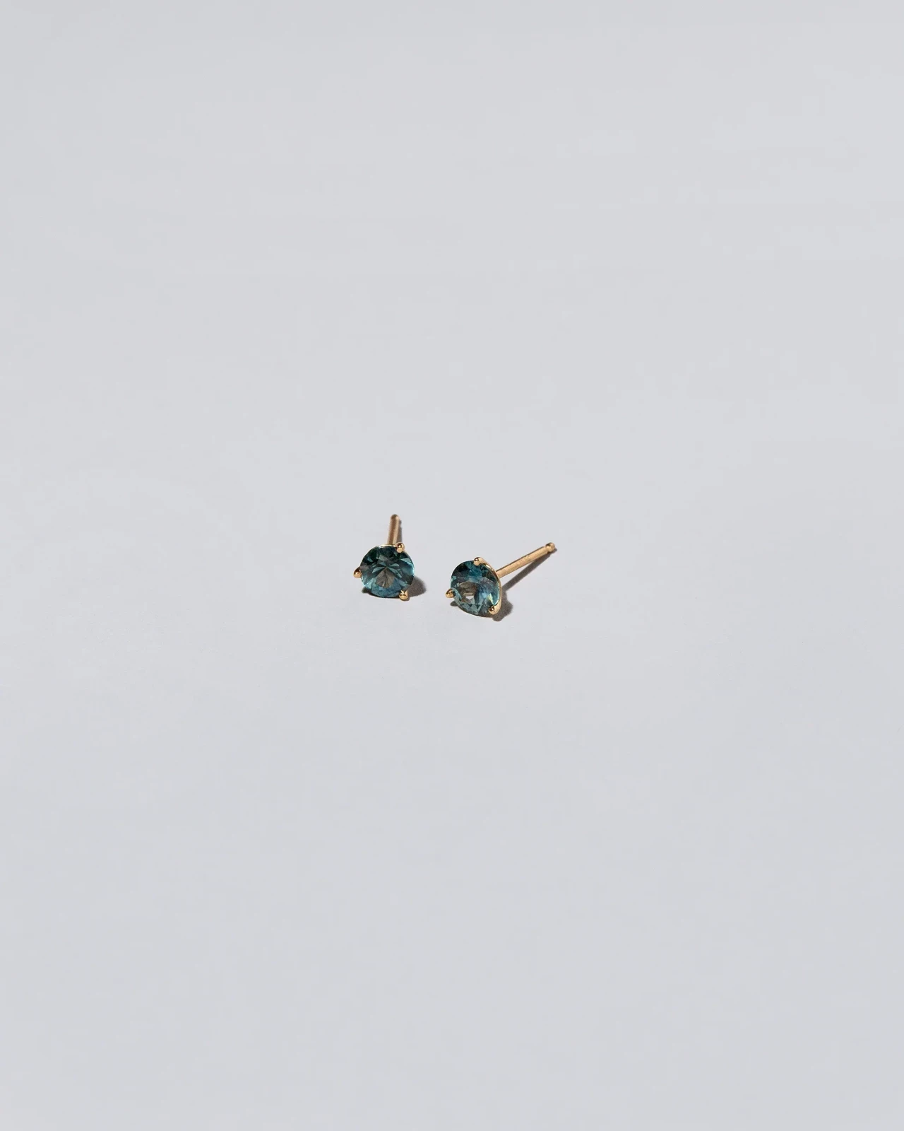 Martini Stud Earrings - Grand Teal Bicolor Sapphire
