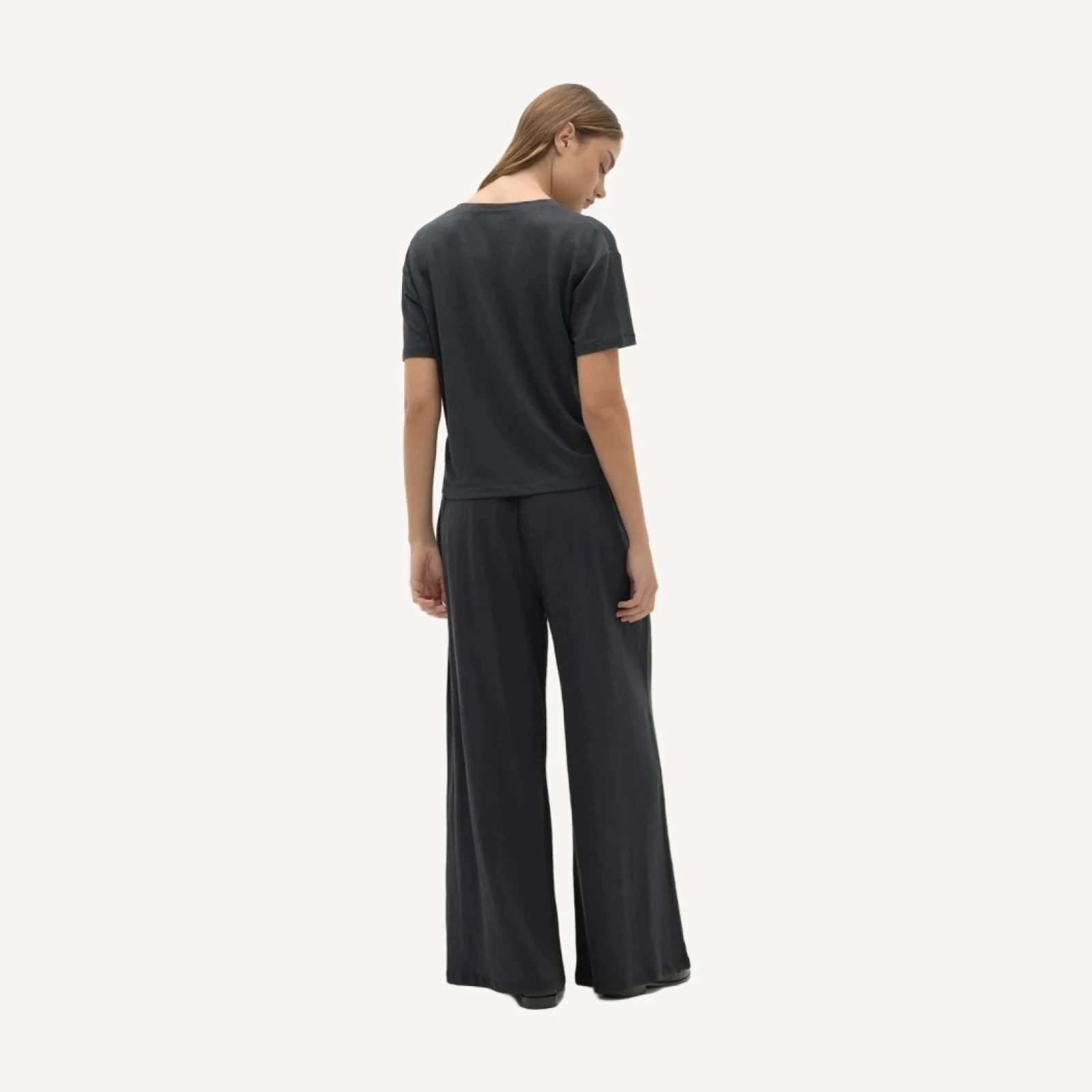 TAWNIE LINEN V-NECK TEE - BLACK