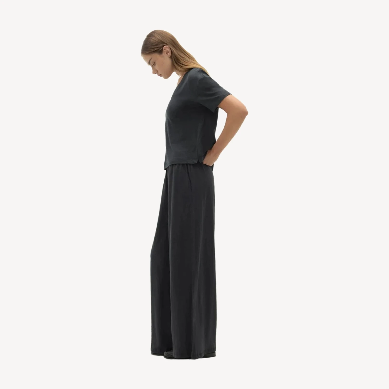 TAWNIE LINEN V-NECK TEE - BLACK