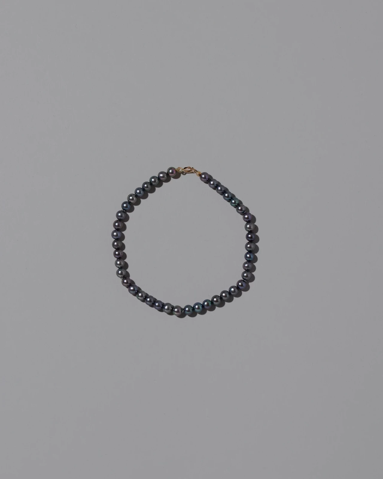 Peacock Round Seed Pearl Bracelet