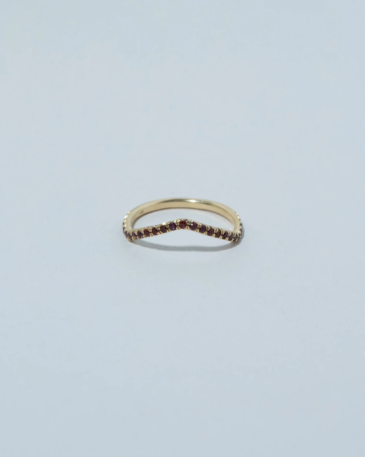 Low Peak Band in Pavé 14k Yellow Gold With Garnets - sz6 x Vault
