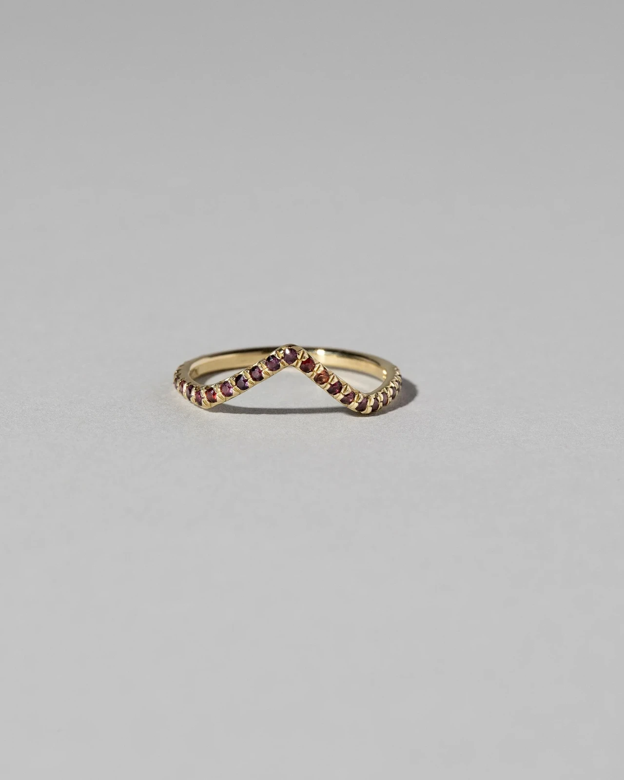 High Peak Band in Pavé 14k Yellow Gold With Garnets - sz6 x Vault