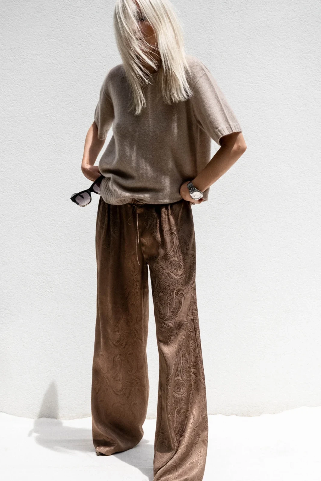 PAIGE FEATHERWEIGHT CASHMERE TEE - FAWN