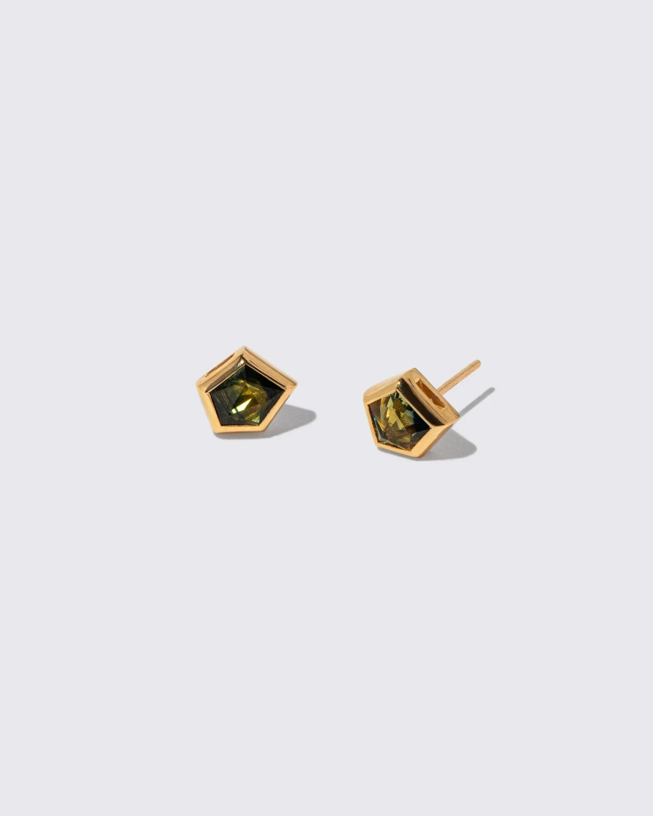 Geyser Stud Earrings - Green Bicolor Sapphire