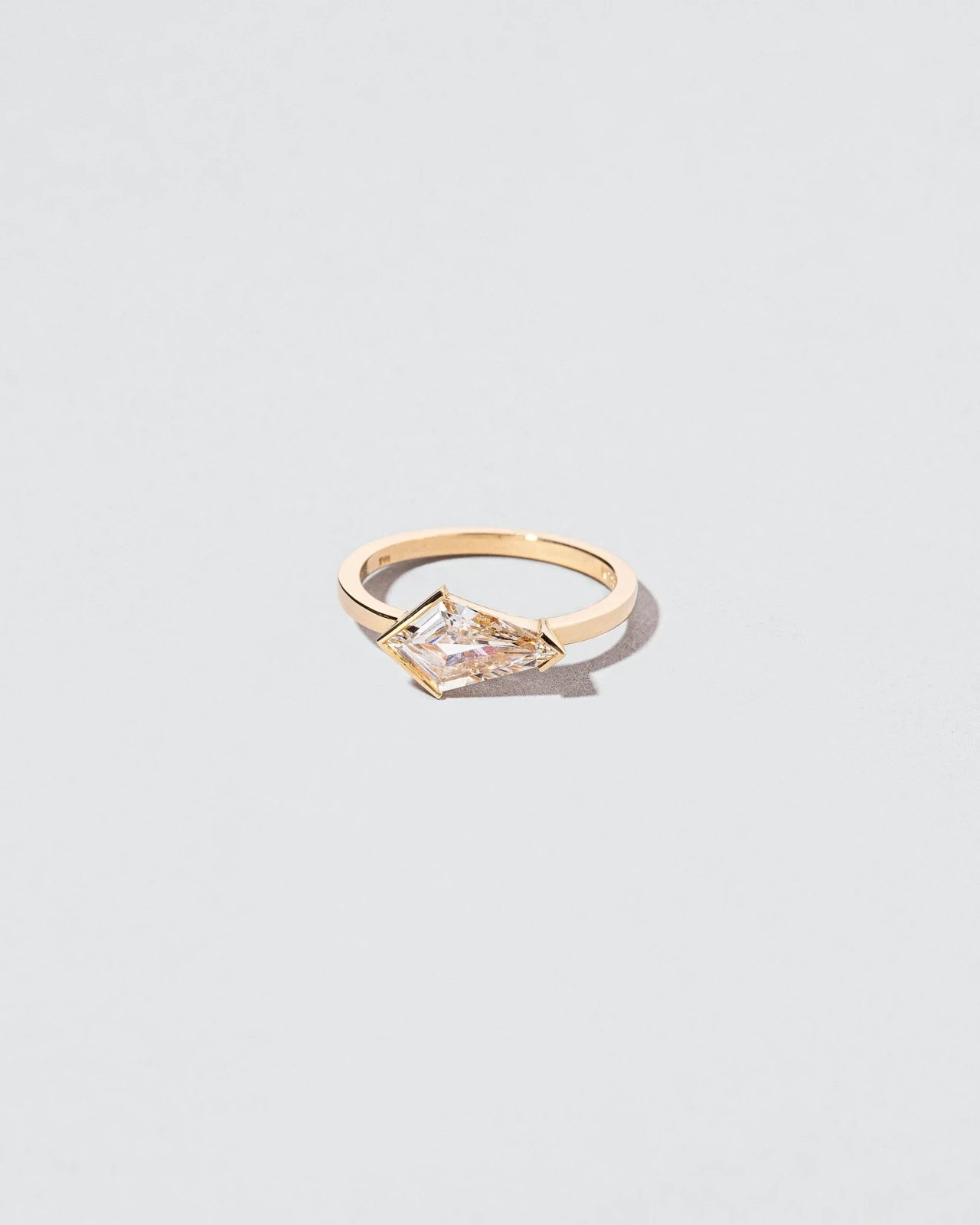 Dione Ring