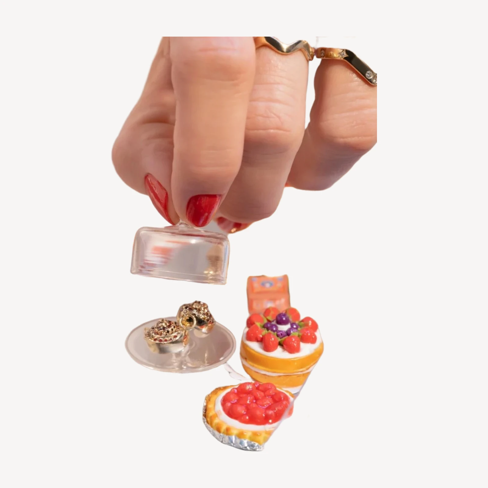 Pavé Cinnamon Roll Charm