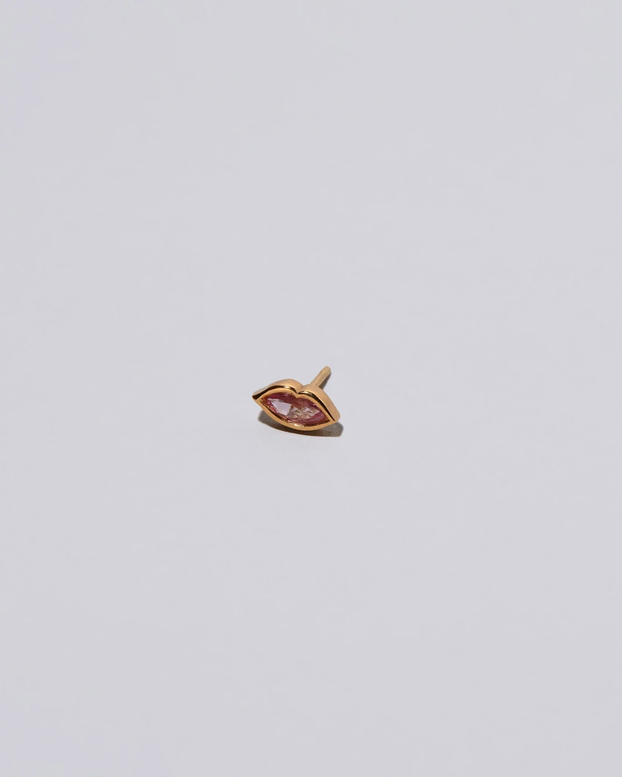 Kiss Stud Earring Single