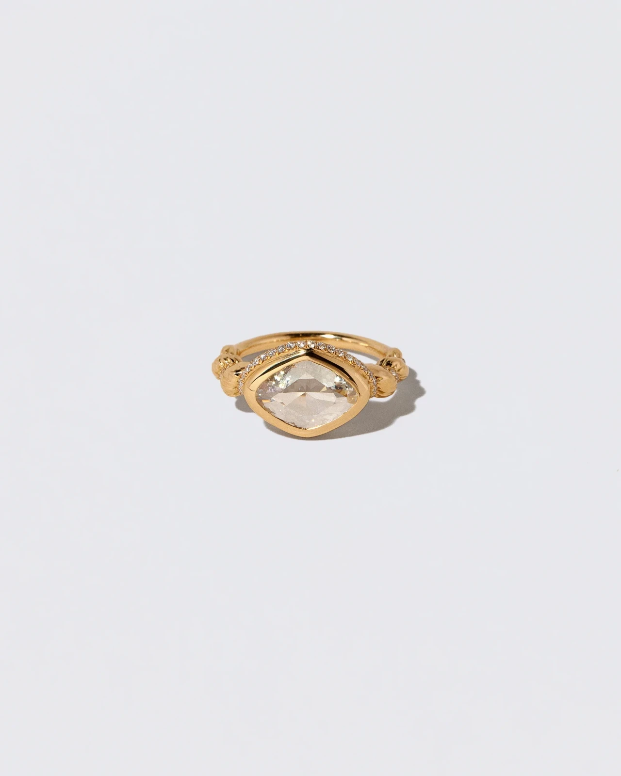 Twist Ring