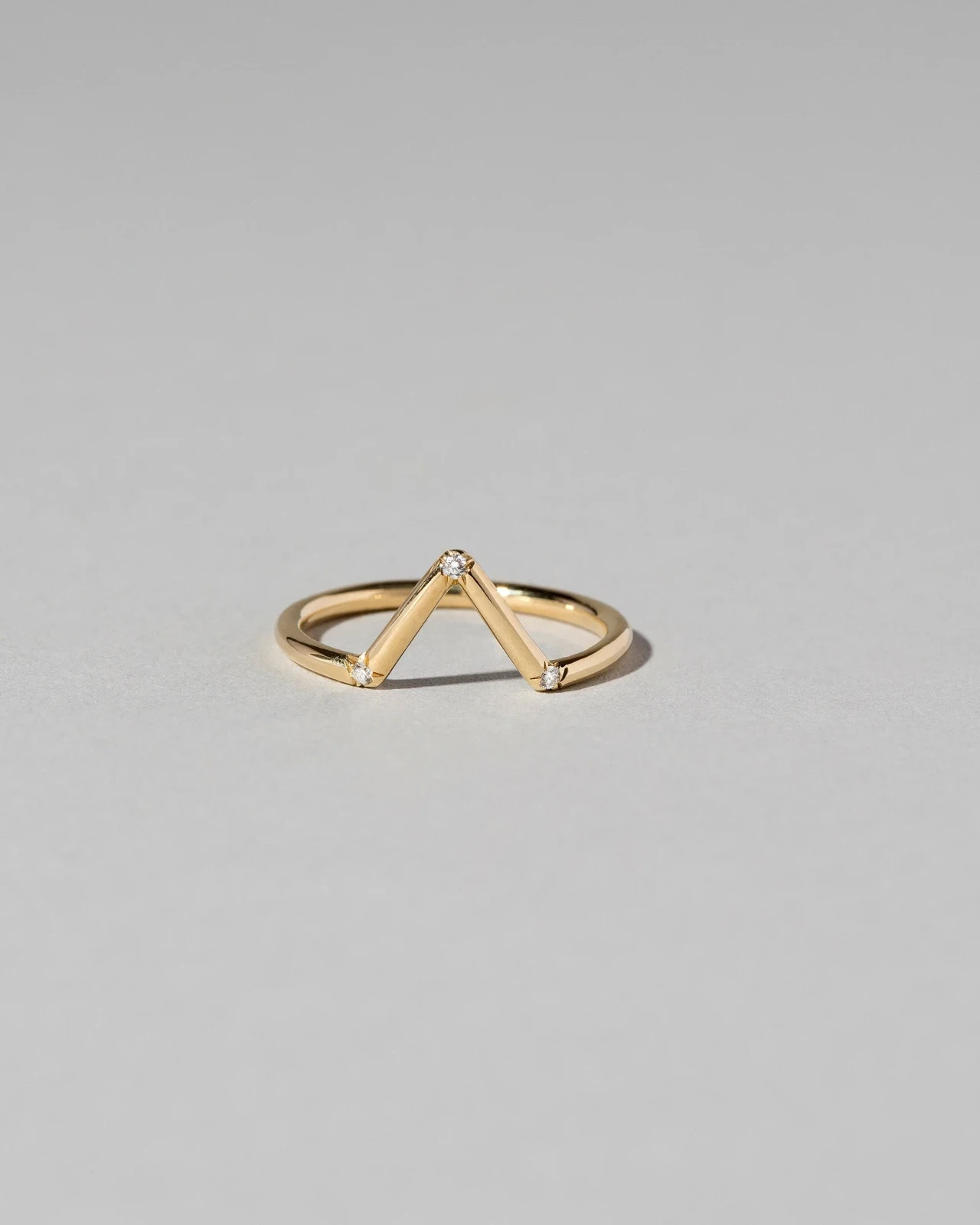 Triangle Band in Three Stone White Diamond - sz5 x Vault