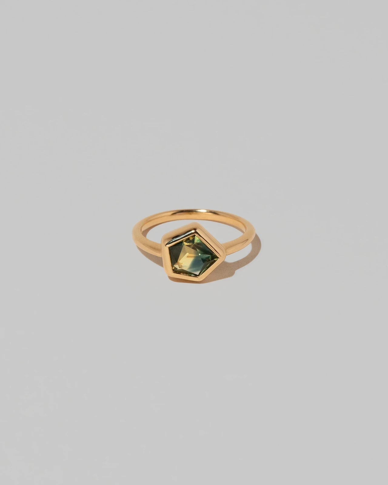 Geyser Bicolor Sapphire Ring 004