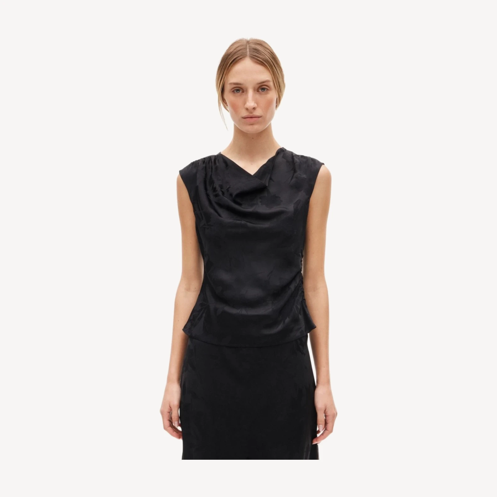 Cowlneck shell top in viscose jacquard