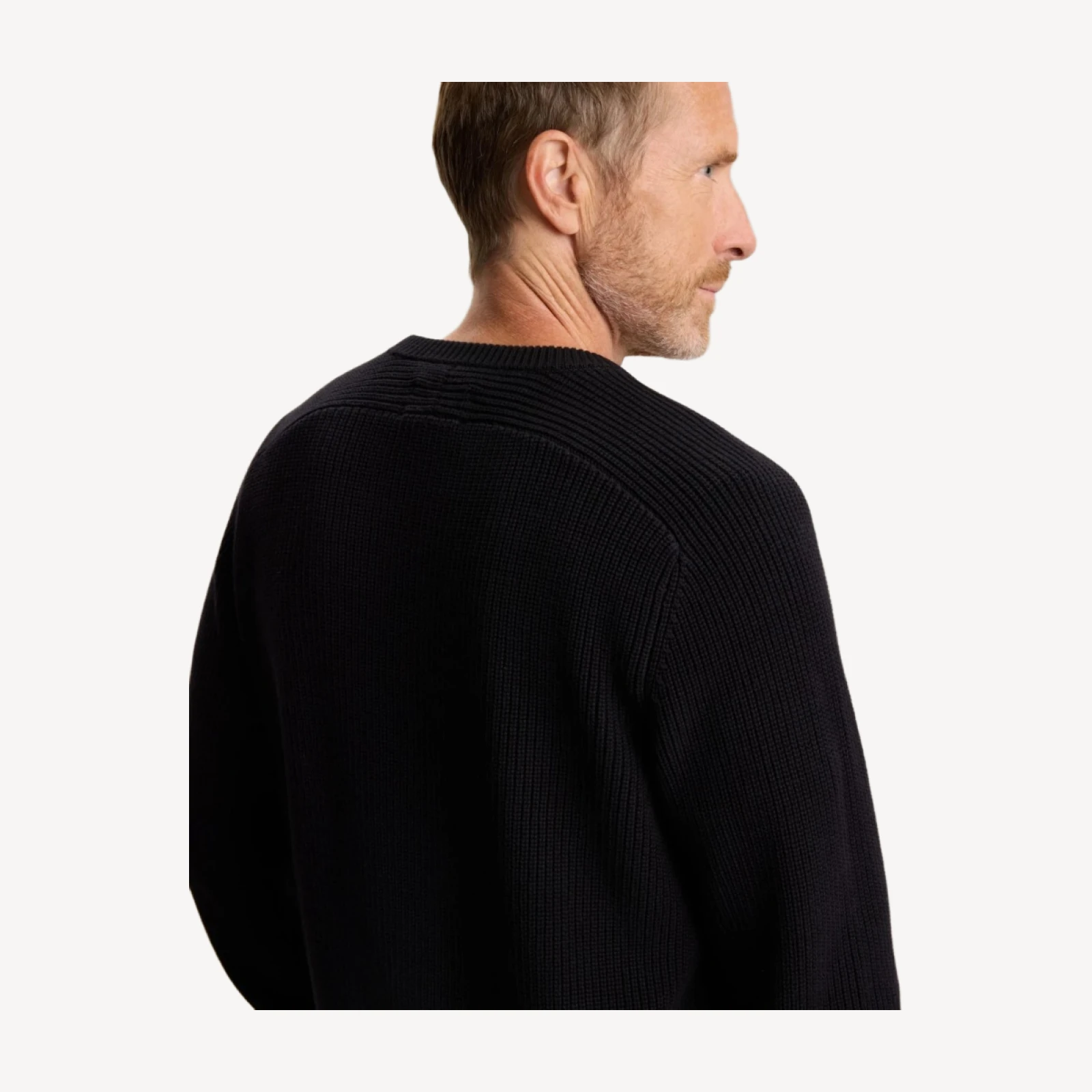 ESSENTIAL CREWNECK SWEATER