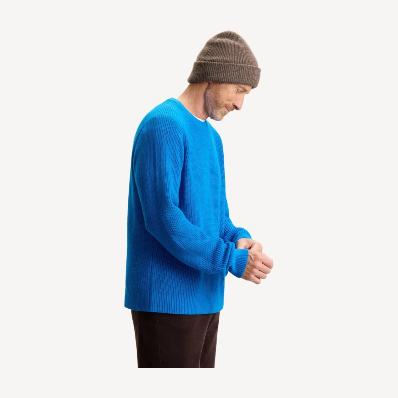 ESSENTIAL CREWNECK SWEATER