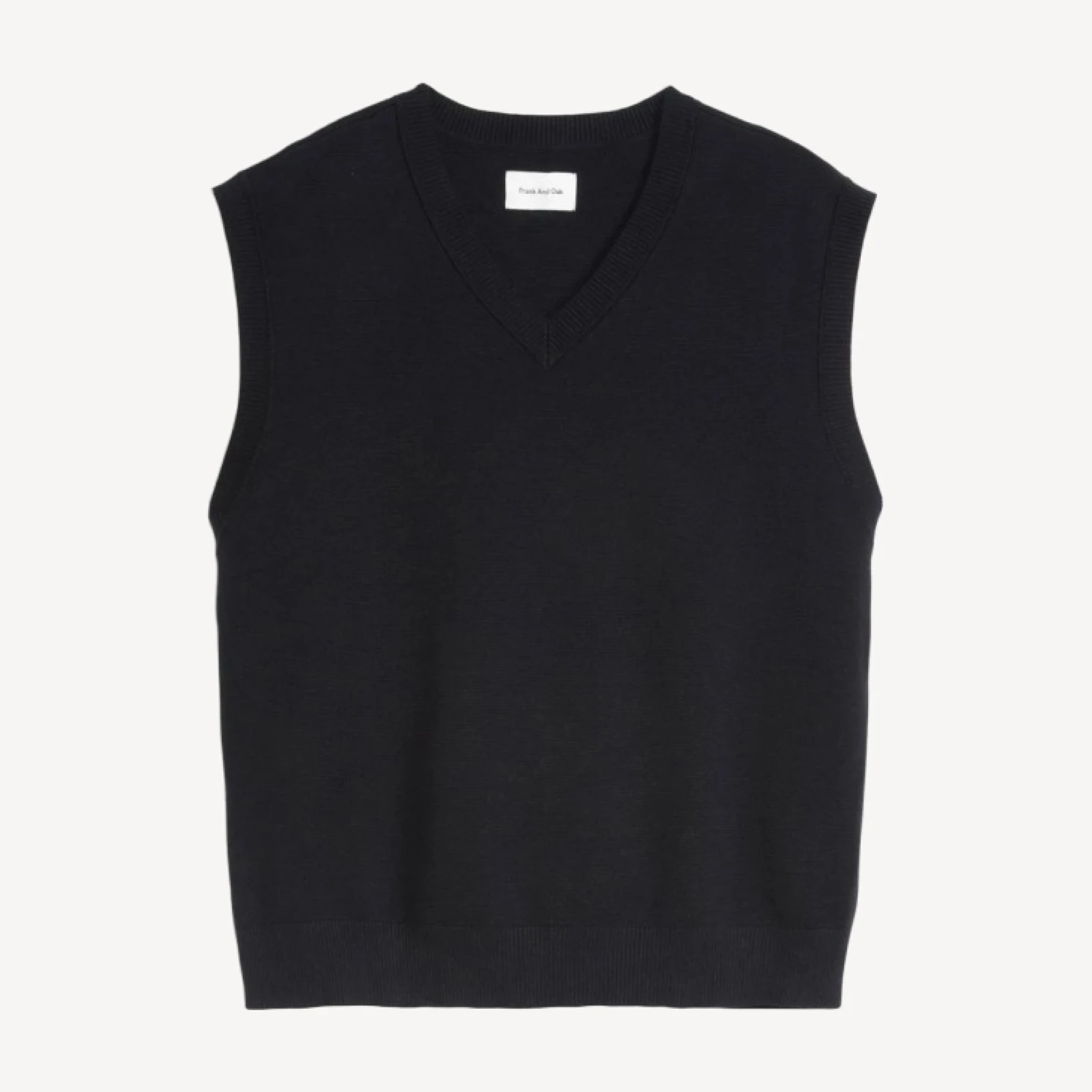 ESSENTIAL V-NECK VEST