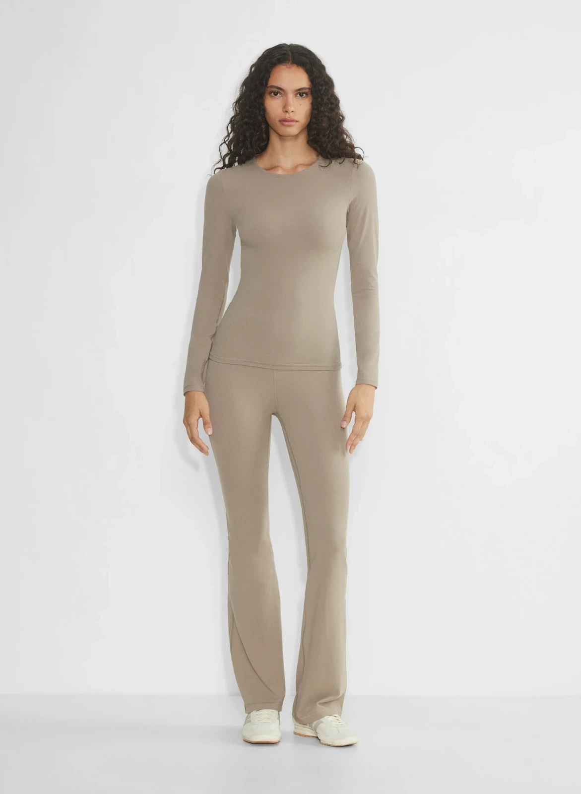 BUTTER Cheeky Hi-Rise Flare Legging