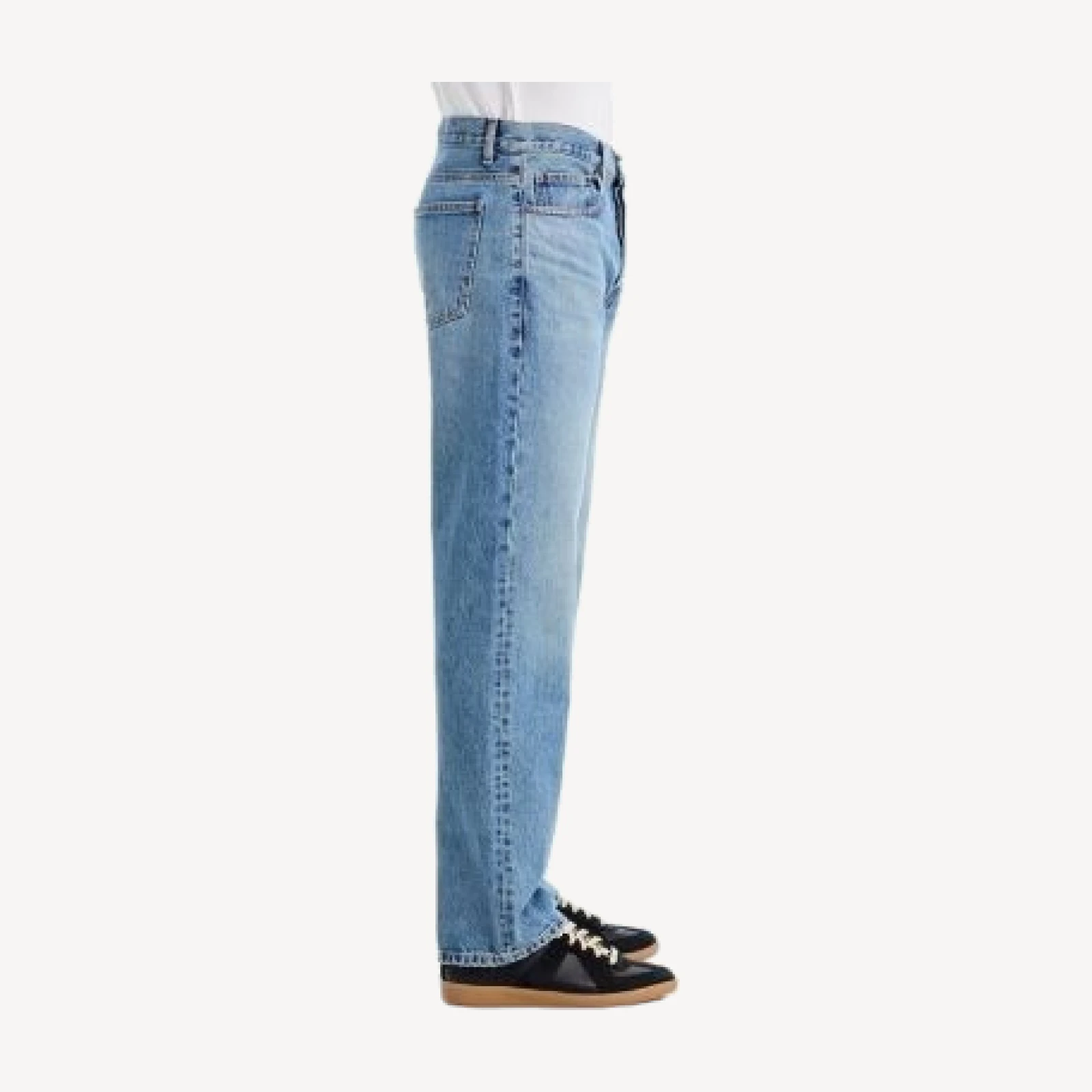 Frame Relaxed Fit Jeans in Outfield