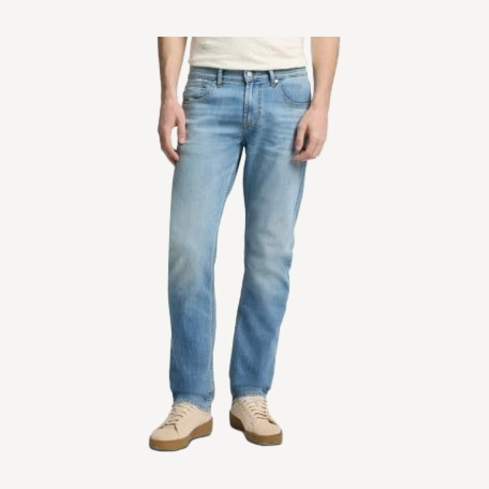 7 For All Mankind Straight Fit Jeans in Formentera