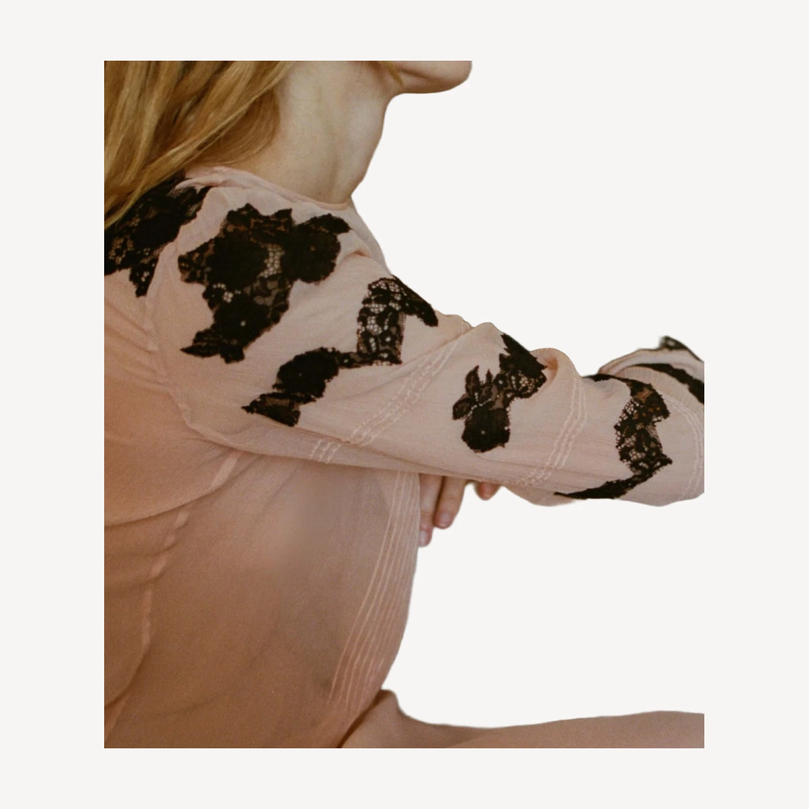 ALBERTINE ANNIVERSARY TOP -- SOFT PEACH