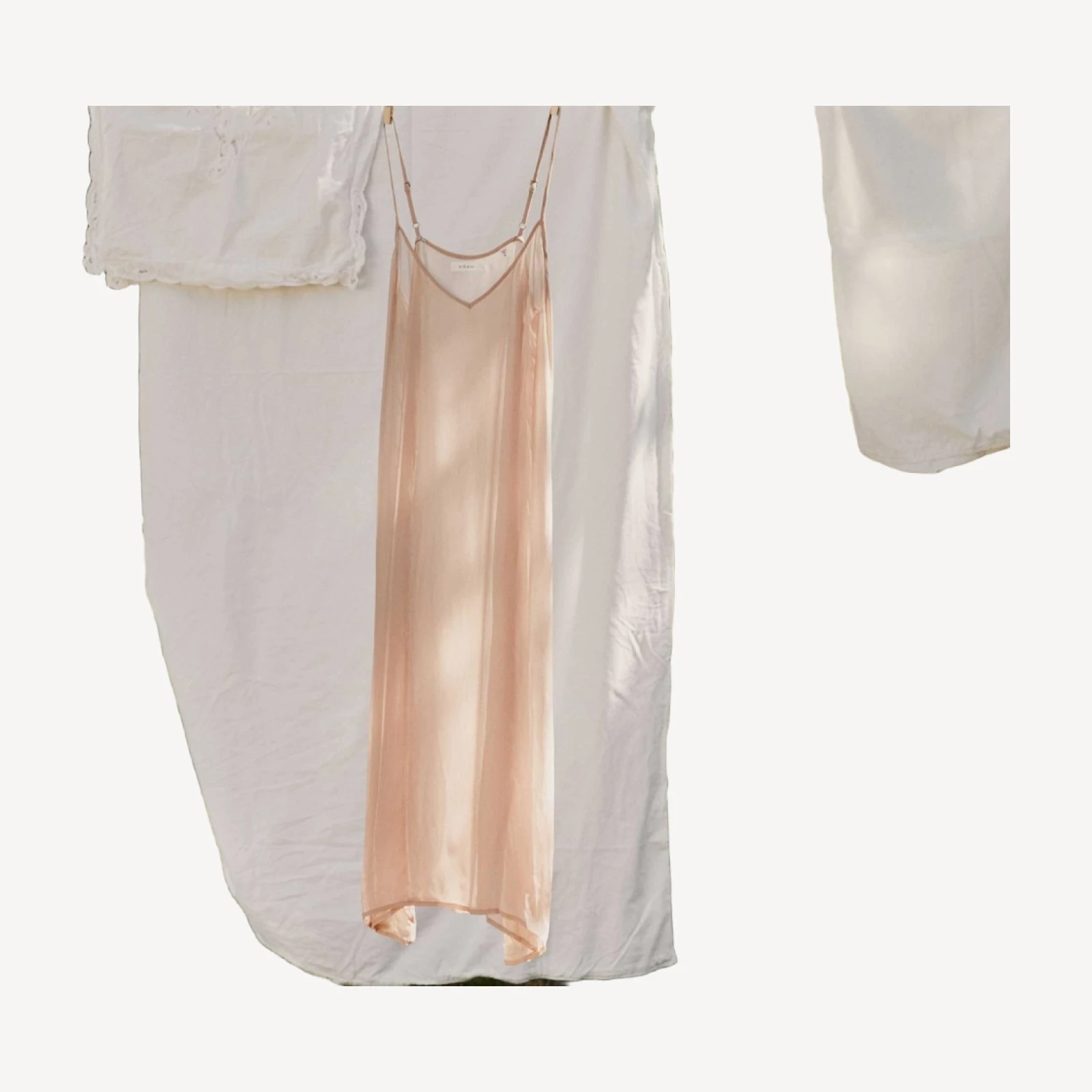 LONG DEEP V-NECK SLIP -- CONCH