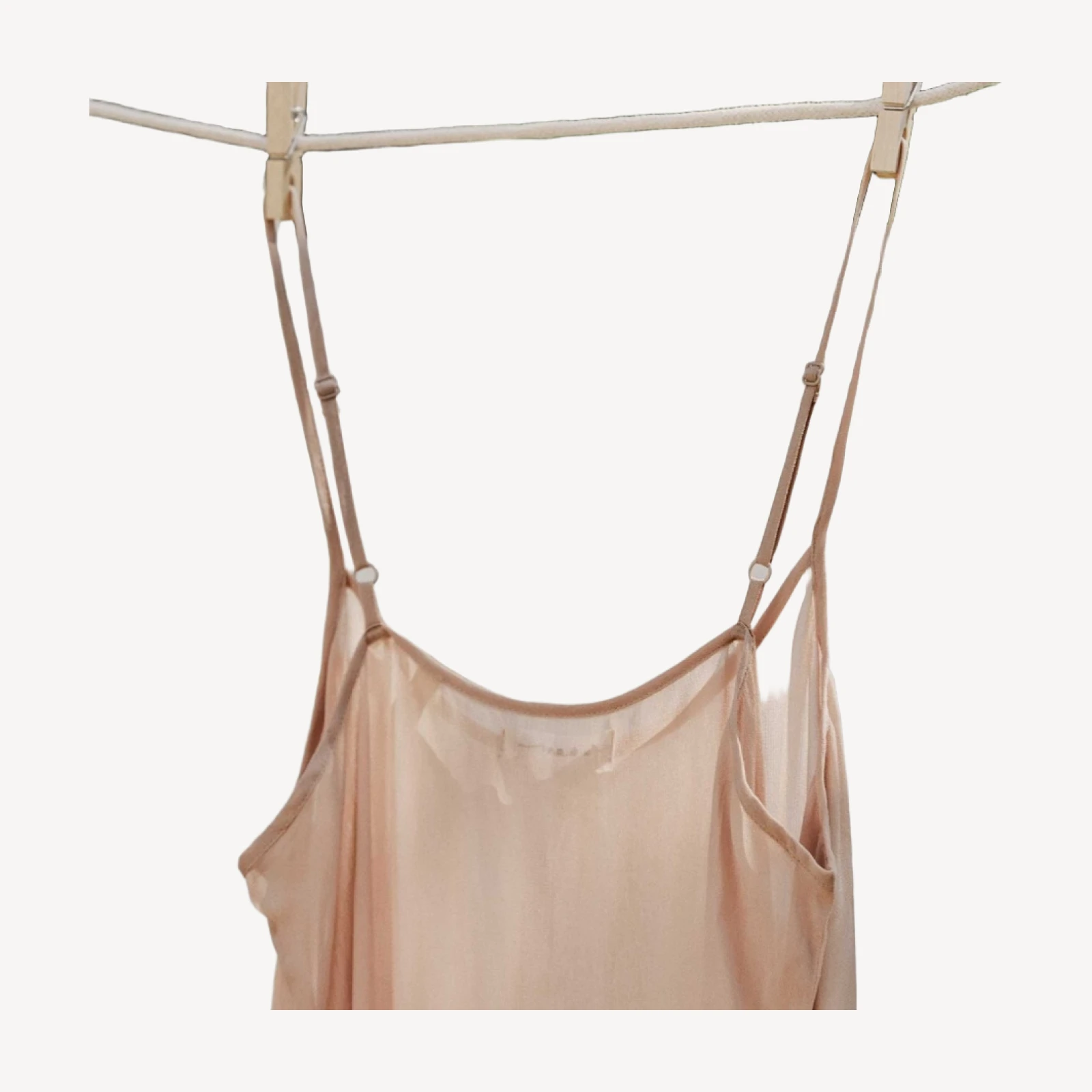 SHORT SCOOP NECK SLIP -- CONCH