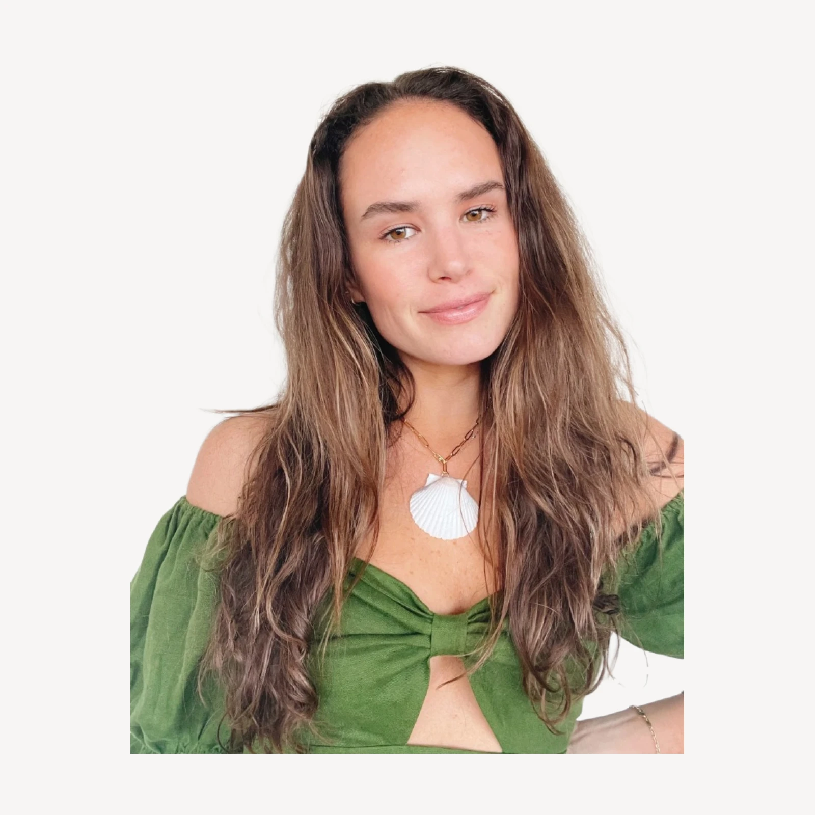 The Zendaya Shell Necklace