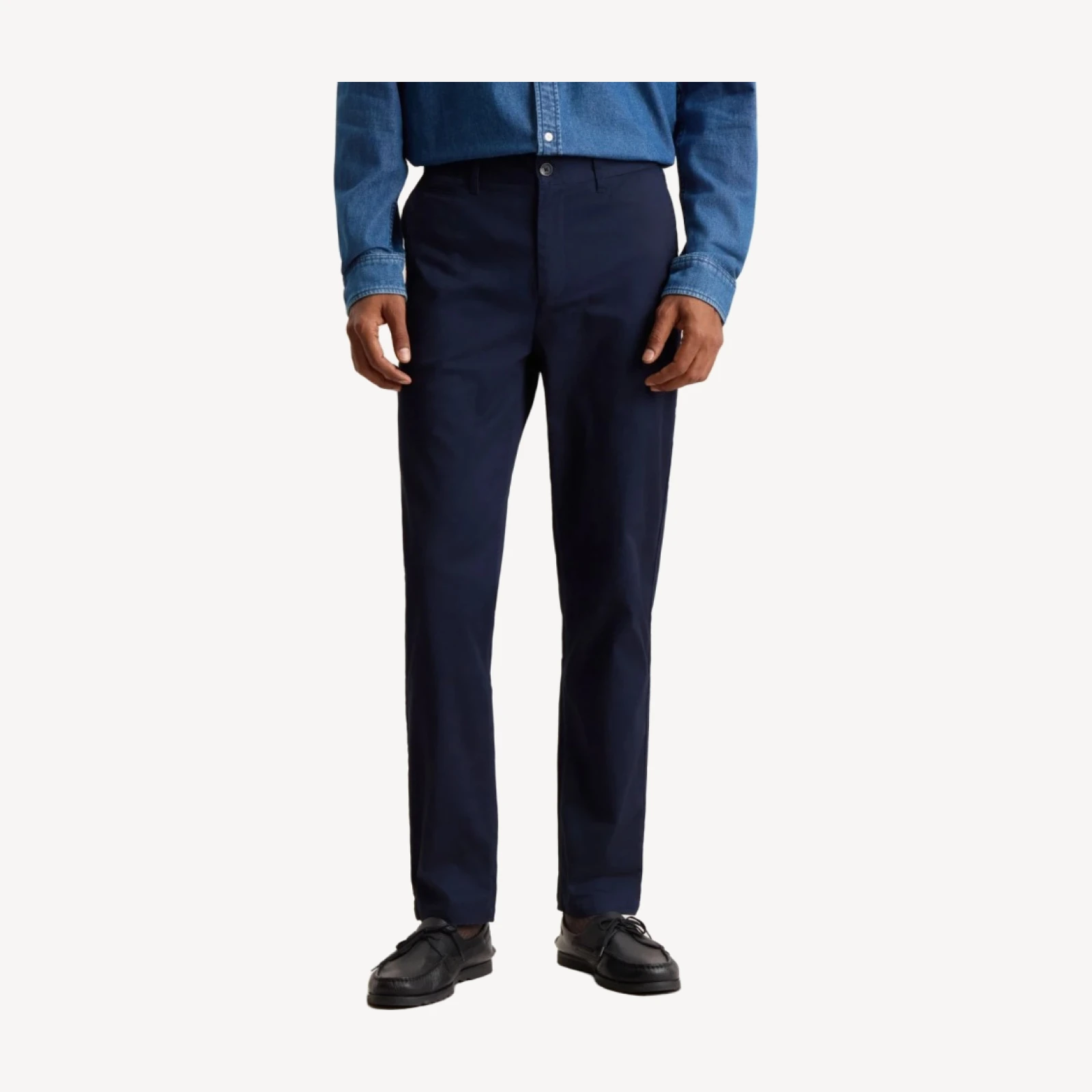 ESSENTIAL SLIM CHINO PANT