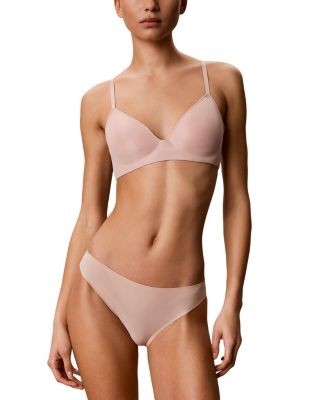 Calvin Klein Lightly Lined Wirefree Plunge Bra