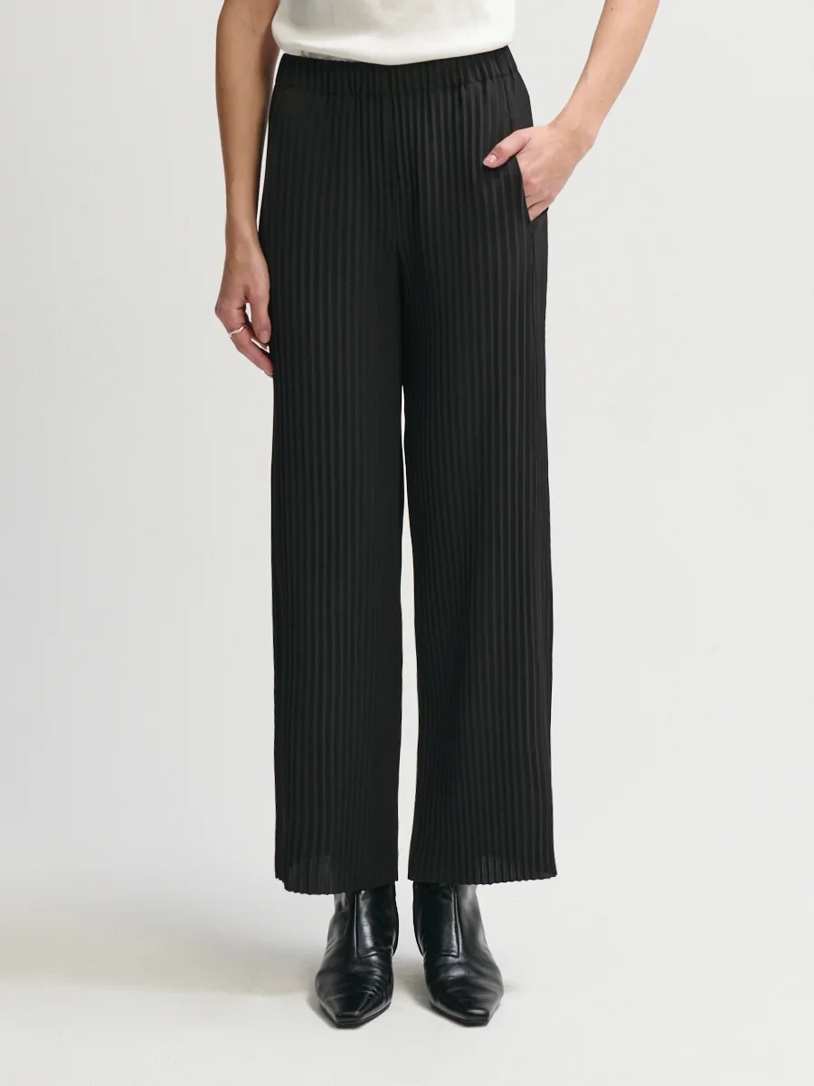PLEATED PULL-ON PANT