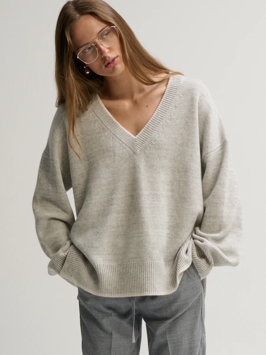 OVERSIZED SLOUCHY VEE