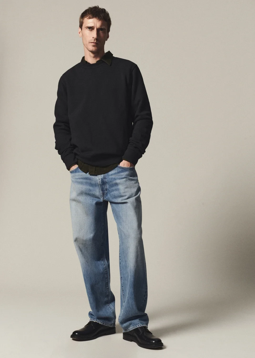 Vintage Crewneck Sweatshirt in Washed Black
