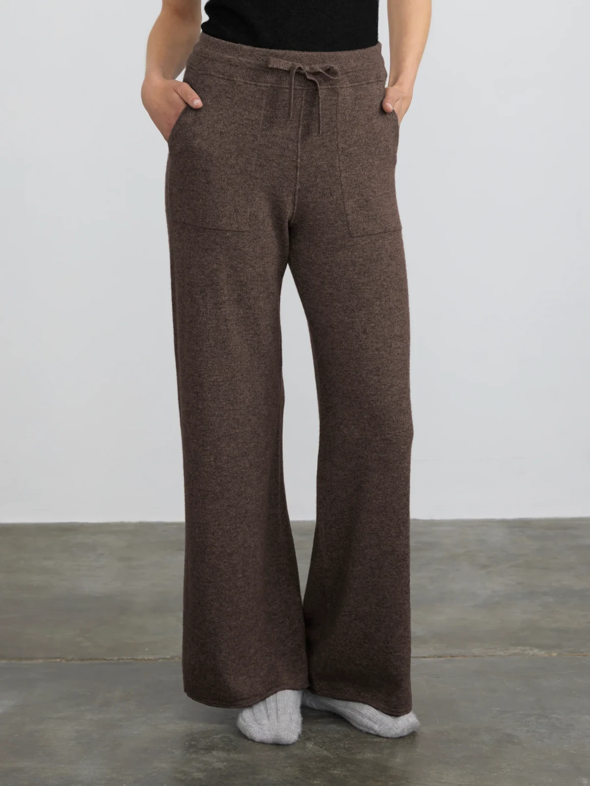 CASHMERE SWEATS