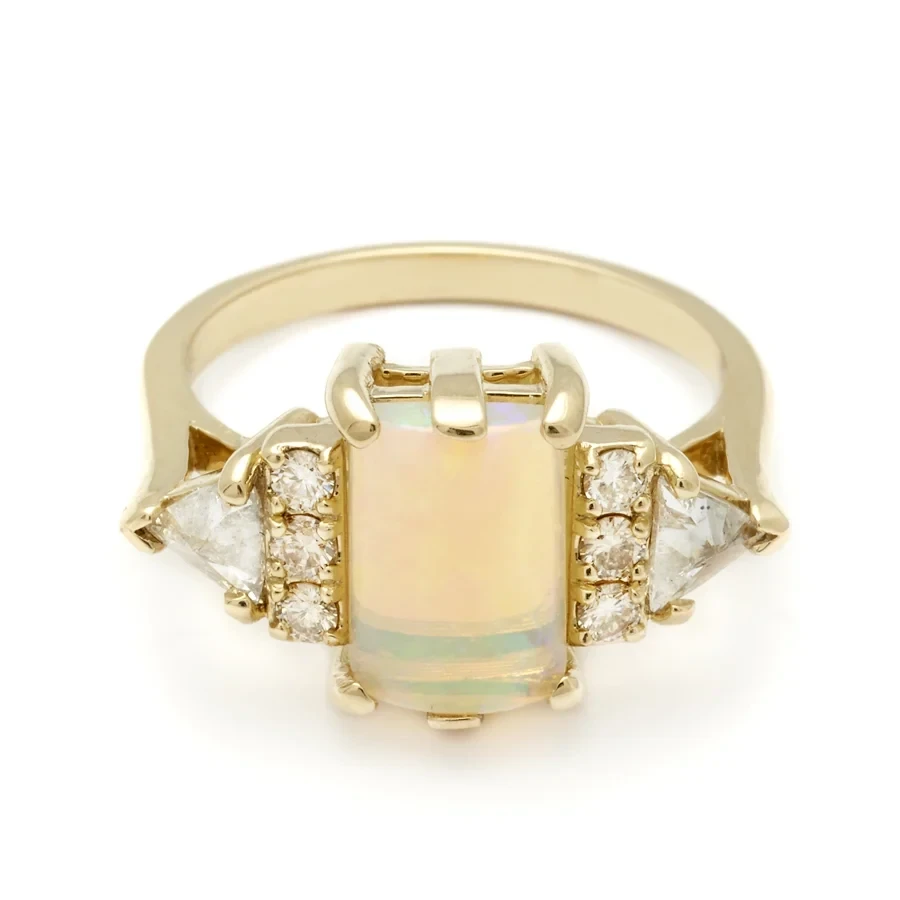 Stardust Bea Ring - Yellow Gold & Opal Cabochon