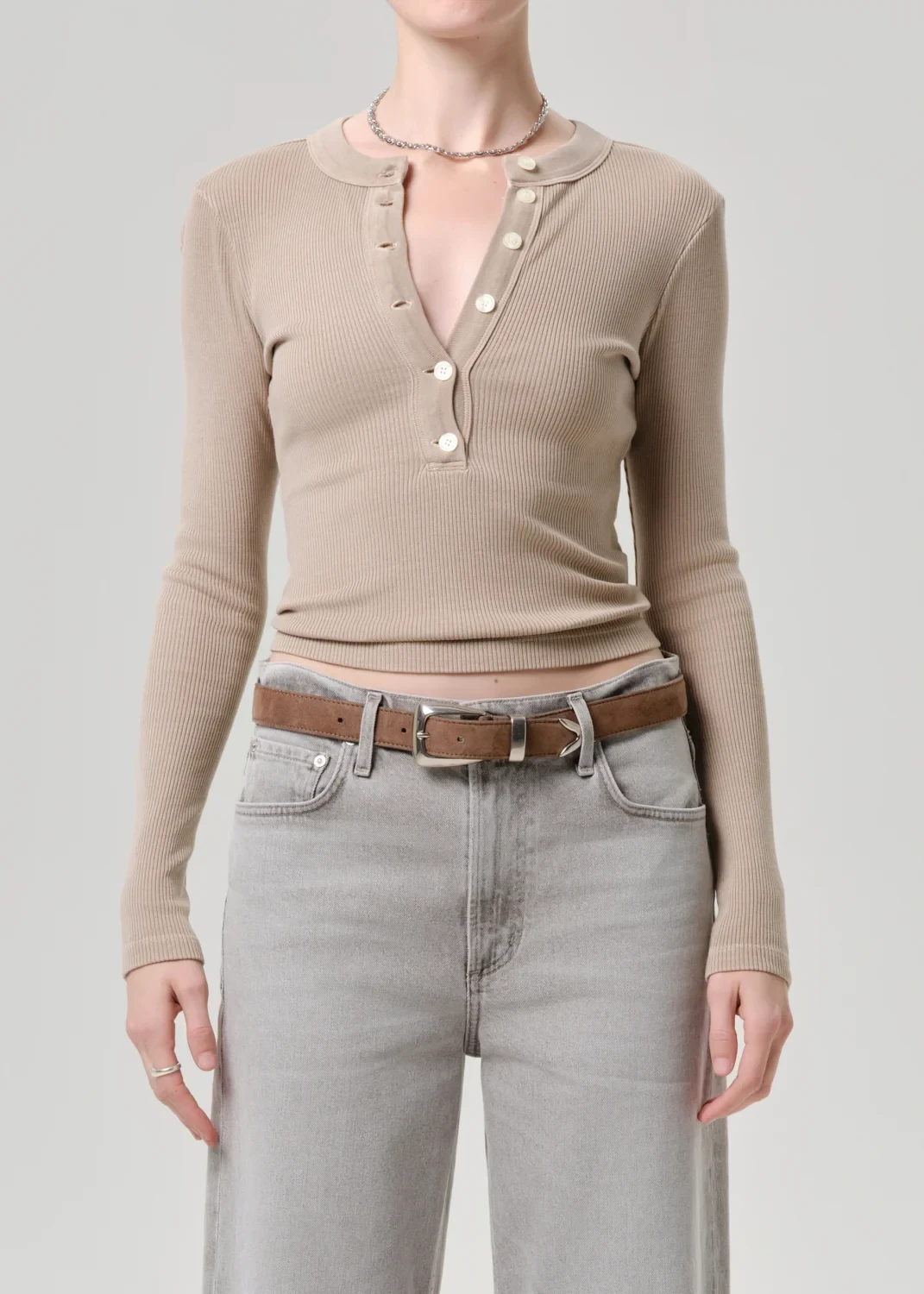 Varra Henley in Sandatlas
