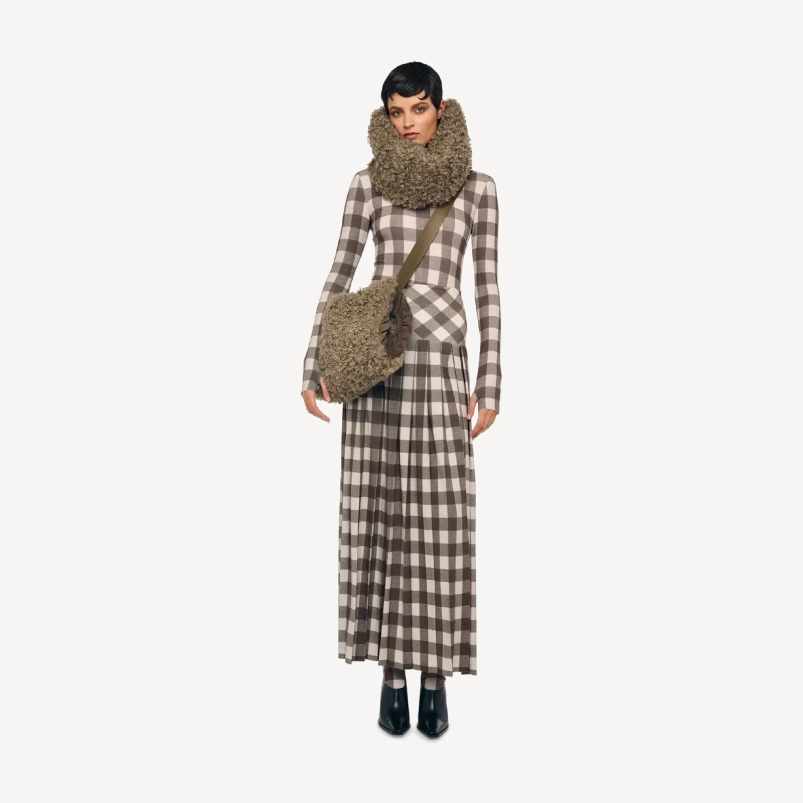 PLEATED LONG SKIRT W/ SLIT
