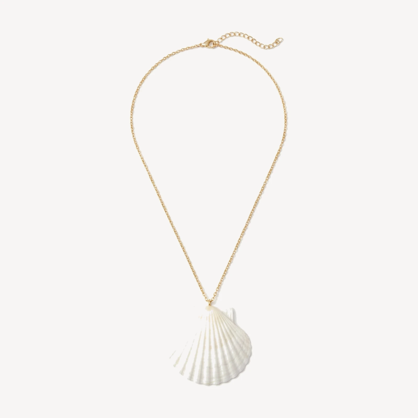 The Zendaya Shell Necklace