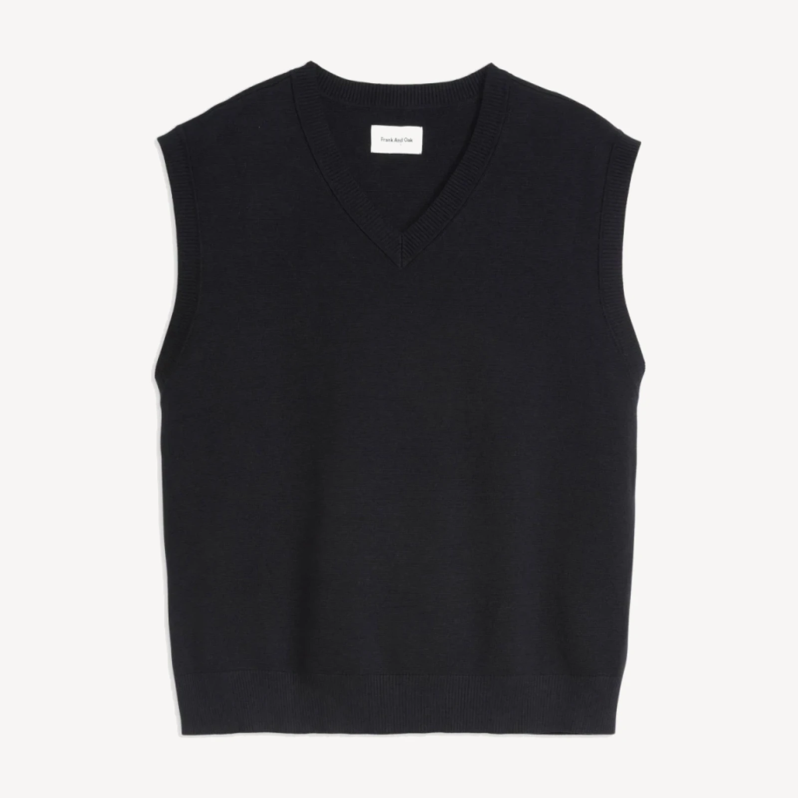 ESSENTIAL V-NECK VEST