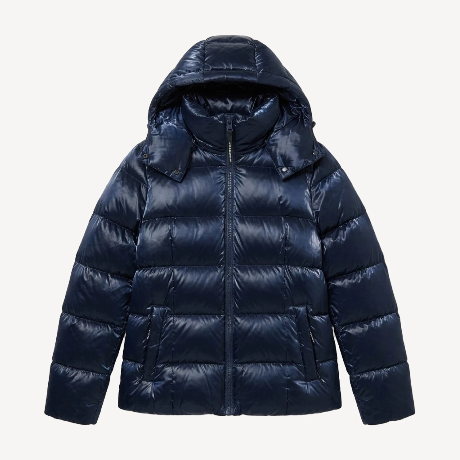 The SuperSnug Puff™ - Liquid Shine